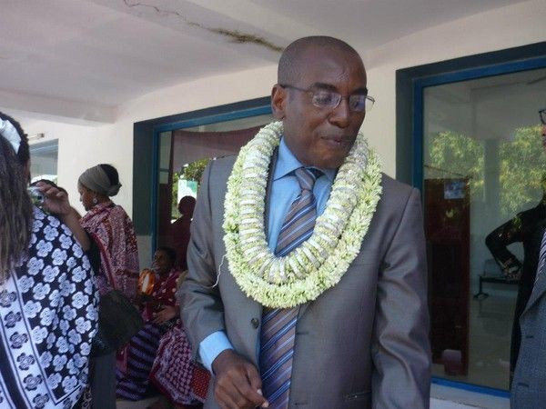 Comores:Vice-Président Fouad présente le président de 2016!